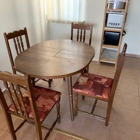 One-bedroom With Balcony In شقة *